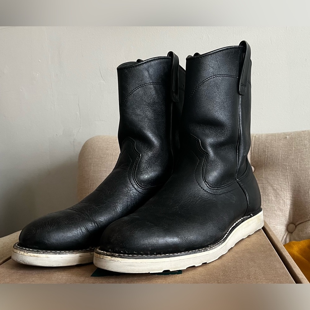 Red Wing Pecos Men’s Boot 9.5 WIDE EEE
